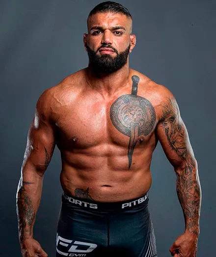 Хатеф Моэйл