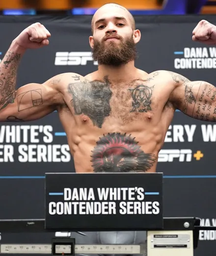 Малик Льюис