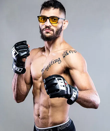 Икаро Брито