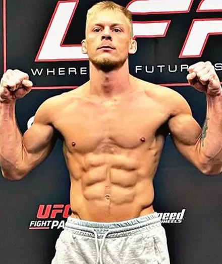 Кейси Тэннер