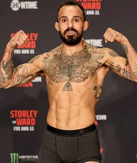 Джордан Оливер