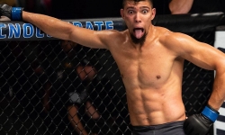 Джонни Уокер после поражения Рейесу допустил переход в тяжелый вес