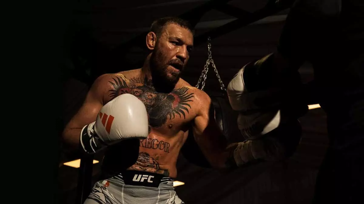 Конор МакГрегор провёл трёхраундовый выставочный боксёрский бой в Дублине