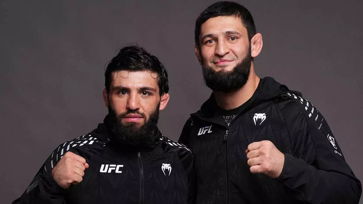 Арман Царукян предсказал досрочную победу Чимаева над Стриклендом