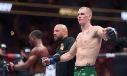 Иан Гарри усомнился в травме руки Ислама Махачева после видео с тренировки