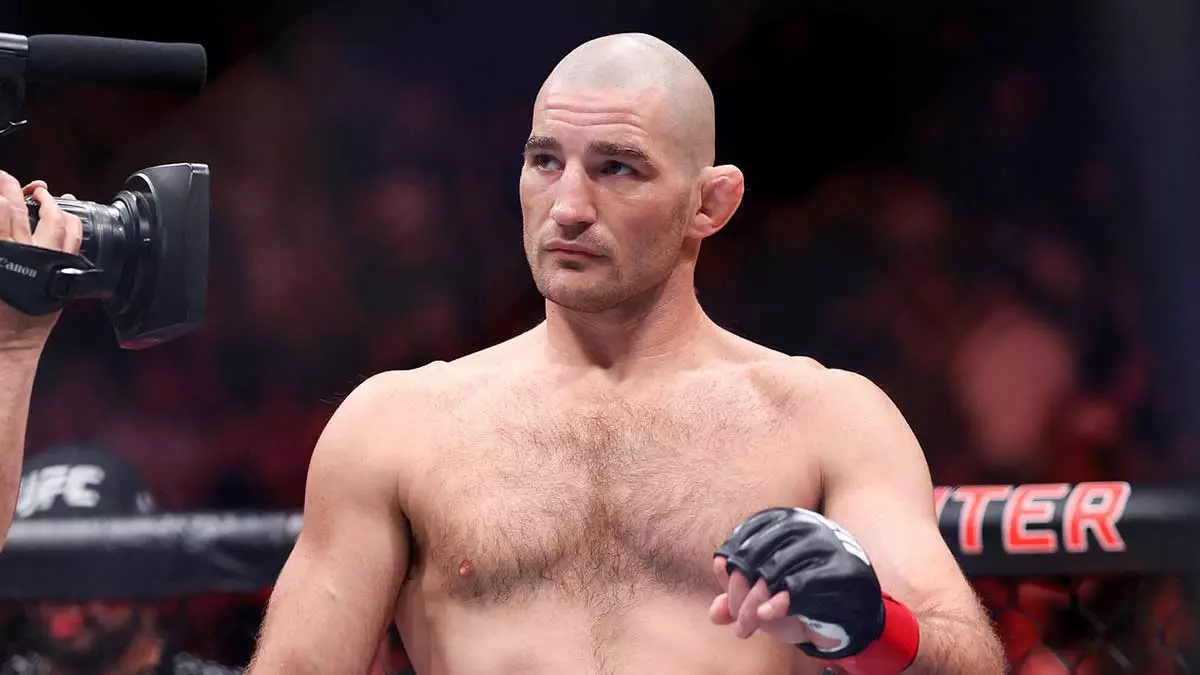 Дэн Харди объяснил, за счёт чего Стрикленд может обыграть Чимаева