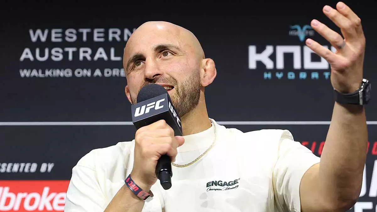 Волкановски нацелился на летнюю защиту титула UFC в полулёгком весе