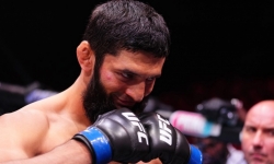 Хамзат Чимаев проведёт первую защиту титула против Шона Стрикленда