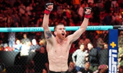 Сэндхаген обвинил О’Мэлли в уклонении от боя и назвал его «избалованной сучкой»