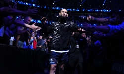 Хамзат Чимаев отрабатывает локти перед боем со Шоном Стриклендом