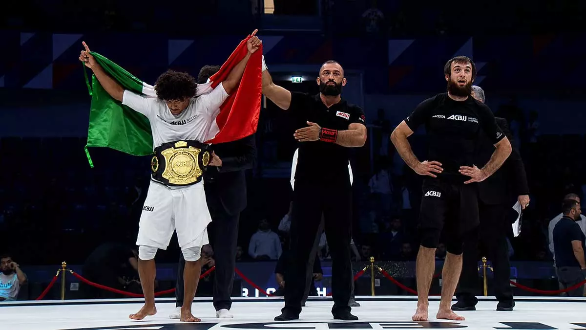 Рауль Росас Джуниор сабмишном берет титул All-stars ACBJJ 21 в Москве