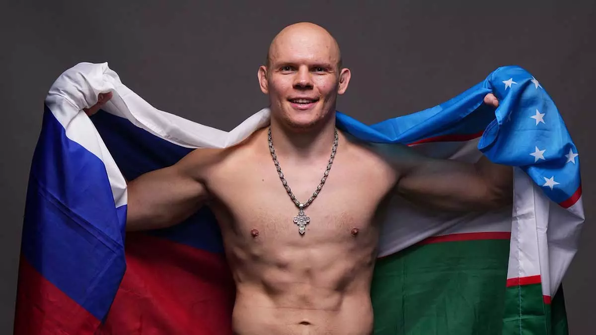 Тренер Гуськова объяснил срыв реванша с Блаховичем и отказ от замены