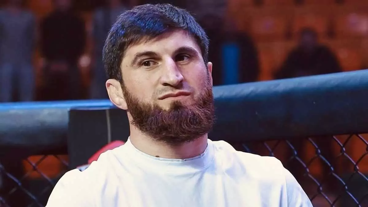 Анкалаев нацелен на третью битву с Перейрой, но готовится к бою в мае с другим топом