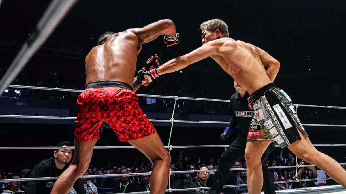 19‑летний Киома Акимото разбил экс-чемпиона Bellator Пэтчи Микса и продлил победную серию в Rizin