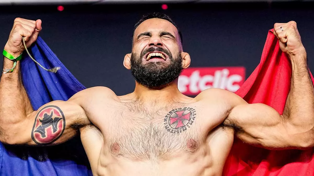 Бенуа Сен-Дени намекает на бой с Пэдди Пимблеттом на UFC 329