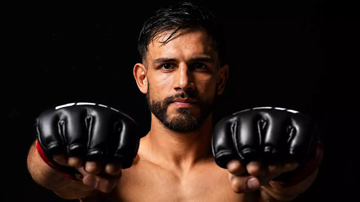 Яир Родригес поднимается в лёгкий вес UFC после операции на запястье