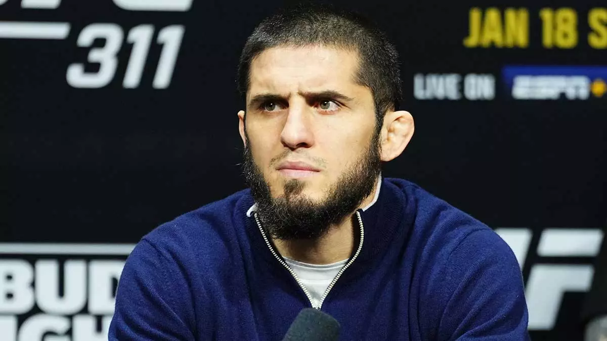 Джонсон предположил возможную остановку подписания российских бойцов UFC