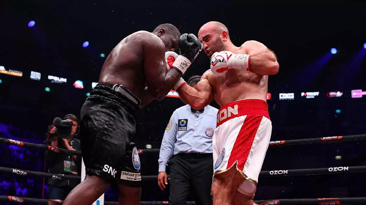 Мурат Гассиев нокаутировал Кадиру и защитил титул WBA в Москве