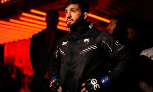 Арман Царукян ответил, кто победит в реванше между Холлоуэем и Оливейрой