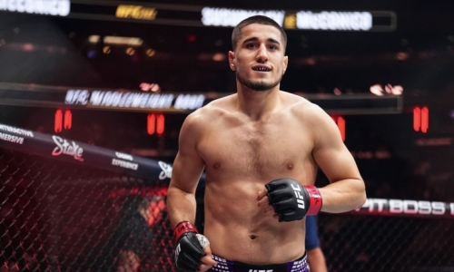 Байсангур Сусуркаев задушил Сантоса и продлил идеальную серию на UFC 328