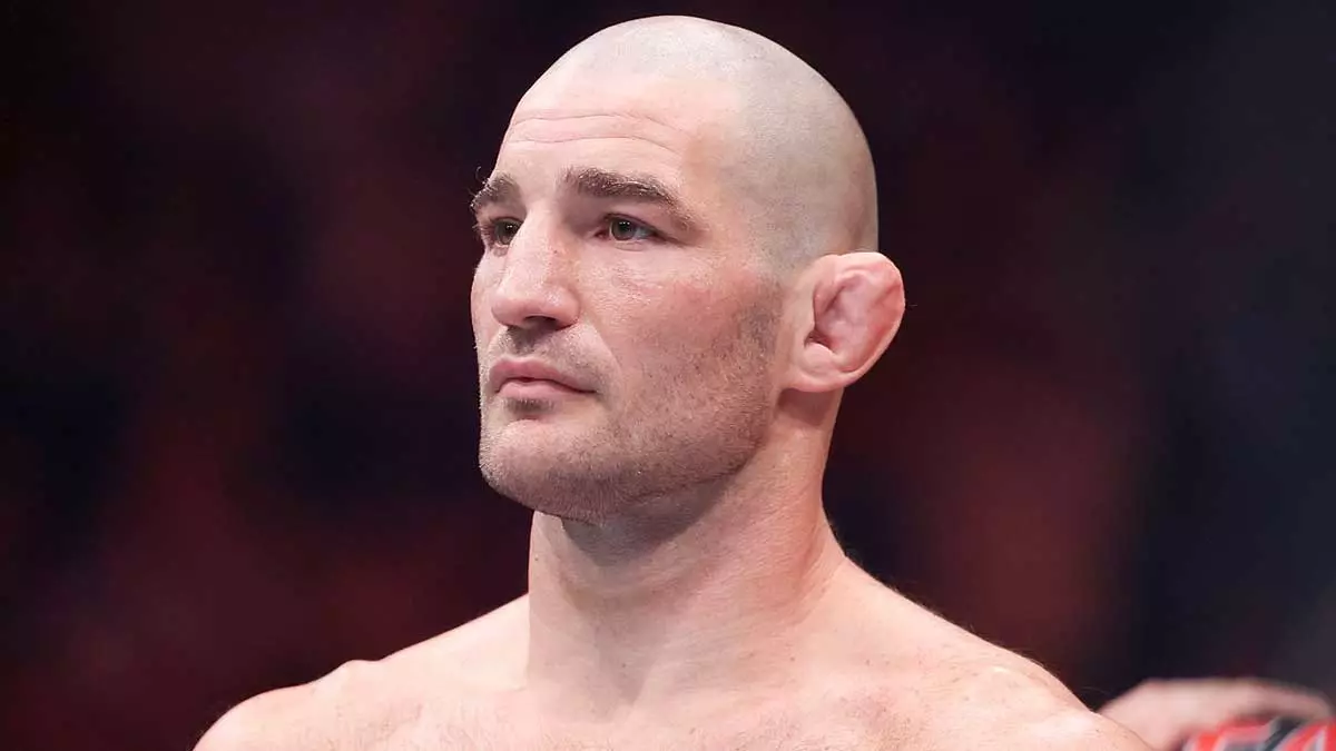 Стрикленд ответил Чимаеву и намекнул на ранний титульный бой