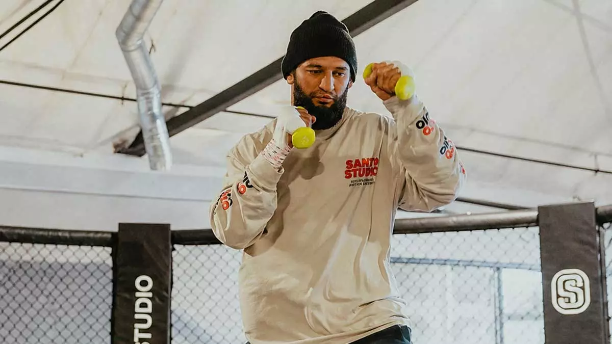 Стерлинг видит неуверенность Чимаева перед боем со Стриклендом на UFC 328