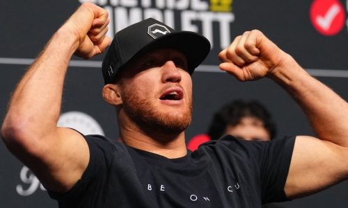 Джастин Гейджи остановил Илию Топурию и стал чемпионом UFC