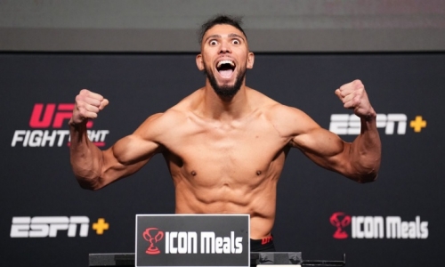 Джонни Уокер объявил о переходе в тяжёлый вес и готов выйти на замену