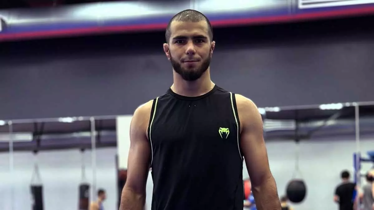 Непобеждённый чемпион Brave CF Мокаев добивается боя с Серджио Петтисом в PFL