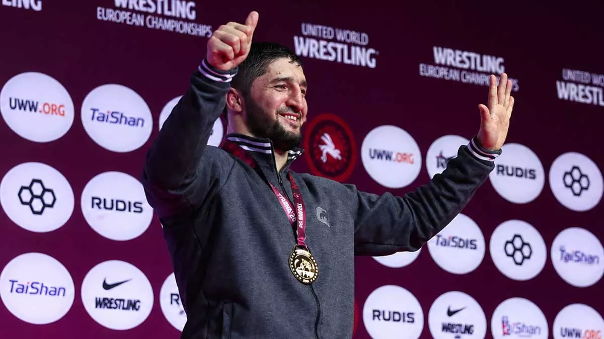 Абдулрашид Садулаев досрочно берёт шестое золото чемпионата Европы