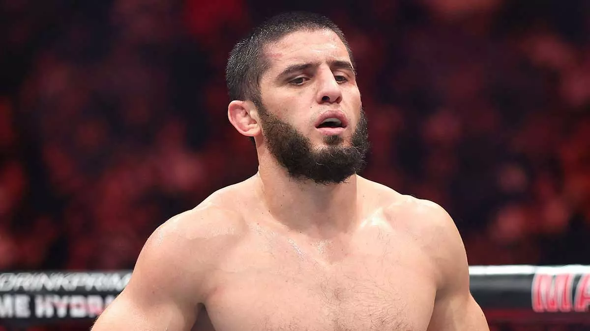 Дана Уайт опроверг версию Махачева о срыве боя с Топурией