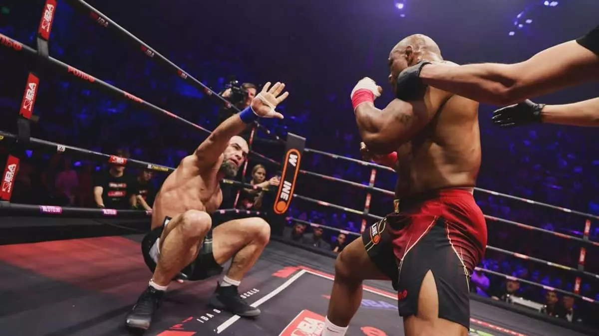 Независимые судьи подтвердили победу Вагабова над Ромеро, IBA объявила реванш