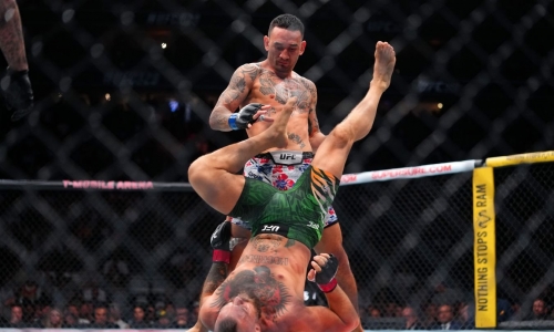 Макс Холлоуэй побеждает Конора Макгрегора на UFC 329 в Лас-Вегасе