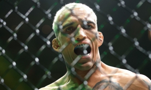 Оливейра объяснил, зачем прожигает соперников взглядом на дуэлях глаз