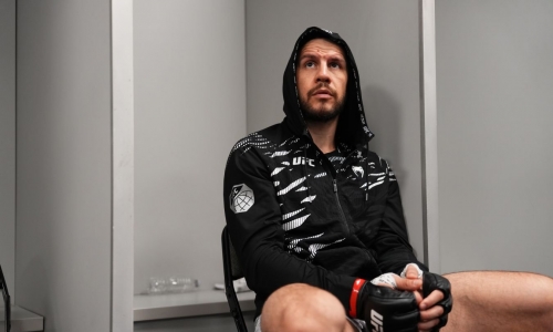 Роберт Уиттакер дебютирует в полутяжёлом весе против Крылова на UFC 329