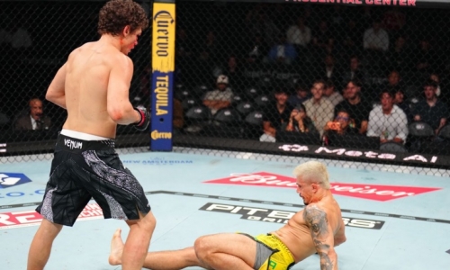 Роман Копылов трижды роняет Тулио и побеждает на UFC 328