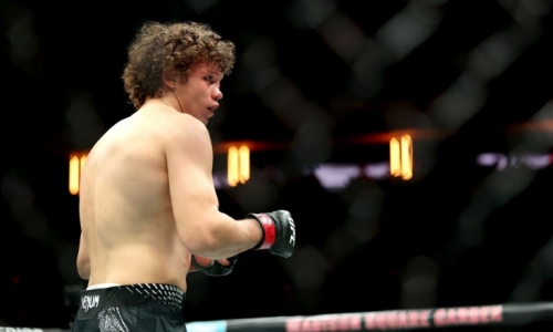 Роман Копылов побеждает Марко Тулио единогласным решением на UFC 328