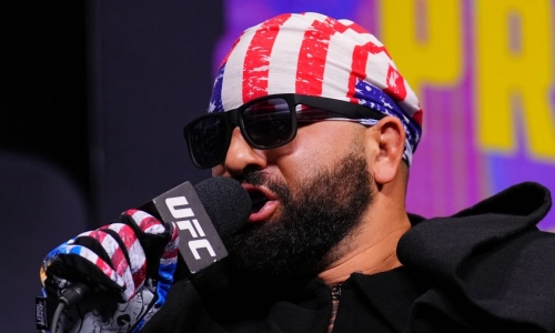 Непобеждённый тяжеловес UFC Джош Хокит объяснил слова о Мишель Обаме